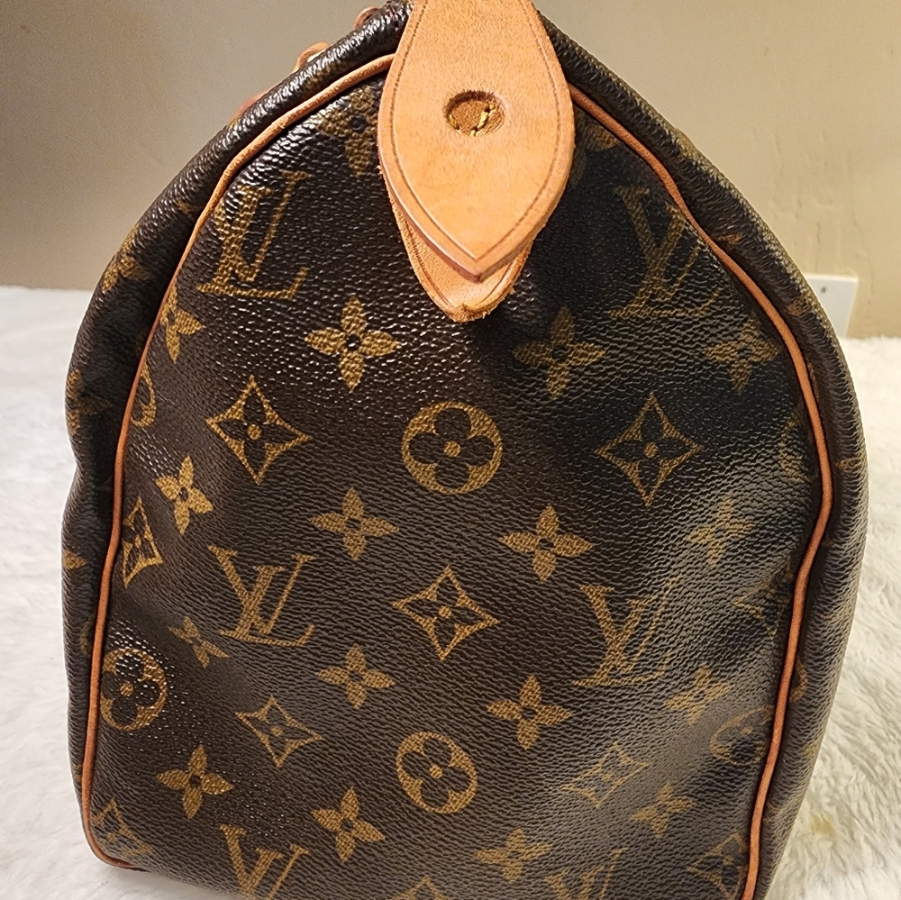 IT'S SOLD!!! Authentic Louis Vuitton Speedy 30 Monogram - Picture 9 of 9